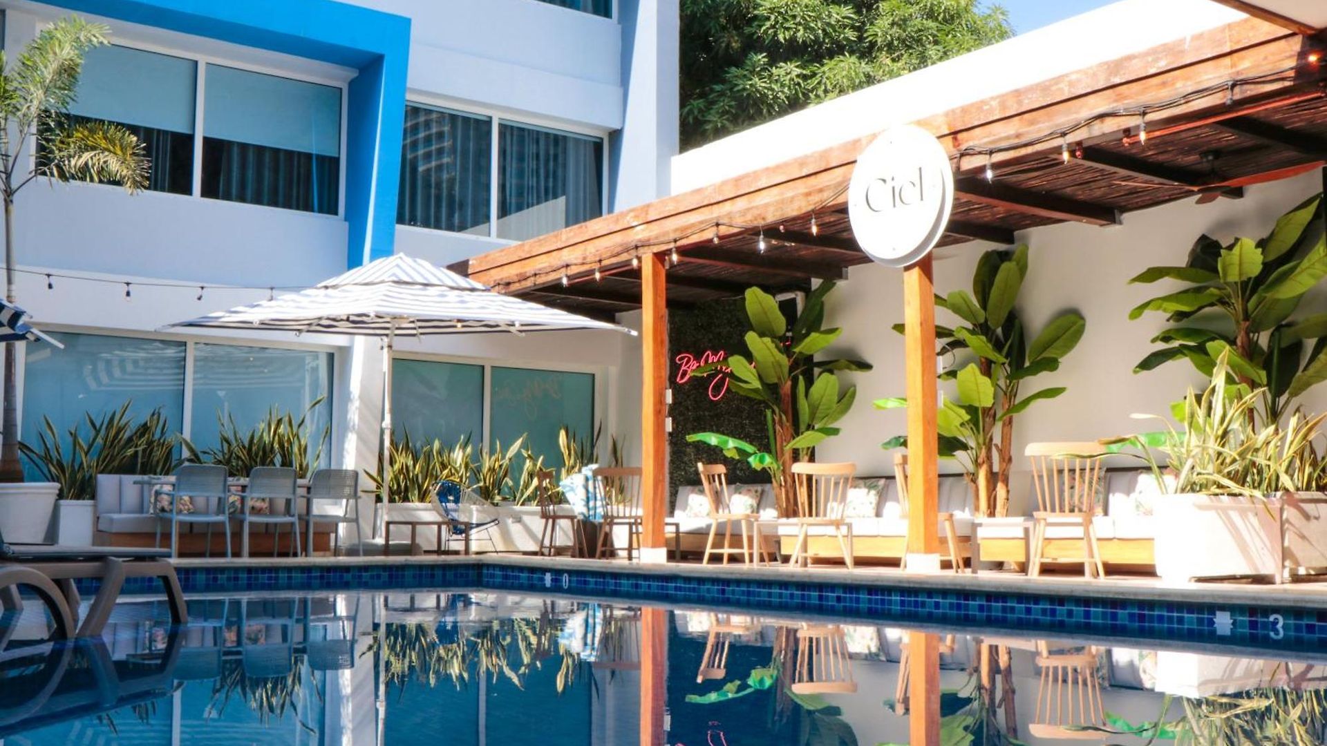 Hotel The Blue 3*