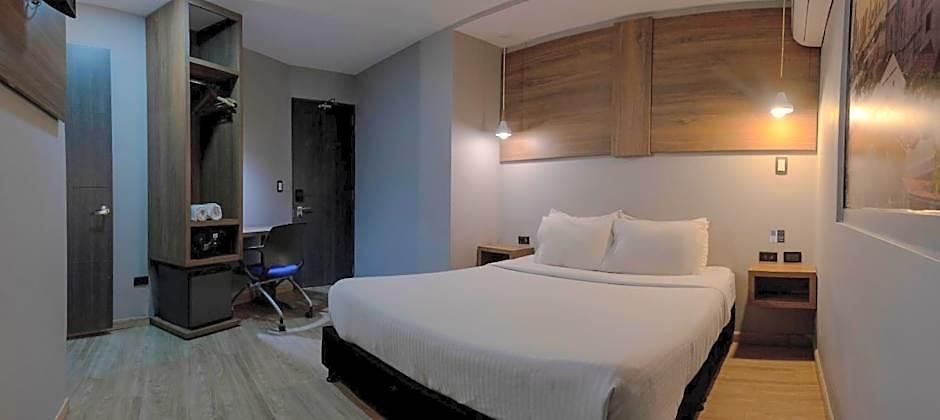 The Blue Hotel 3*