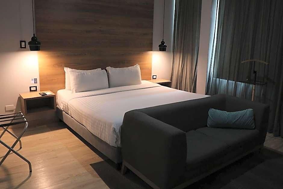 The Blue Hotel 3*