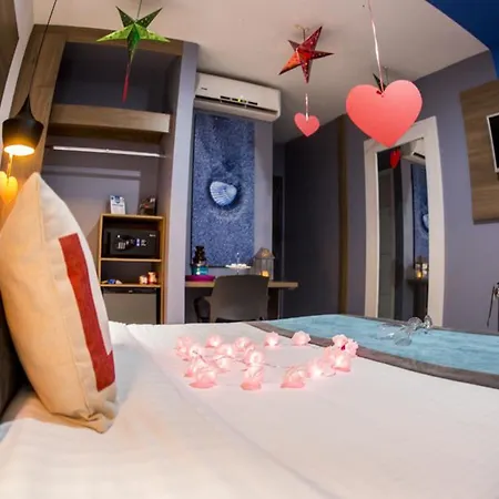 The Blue Hotel 3*