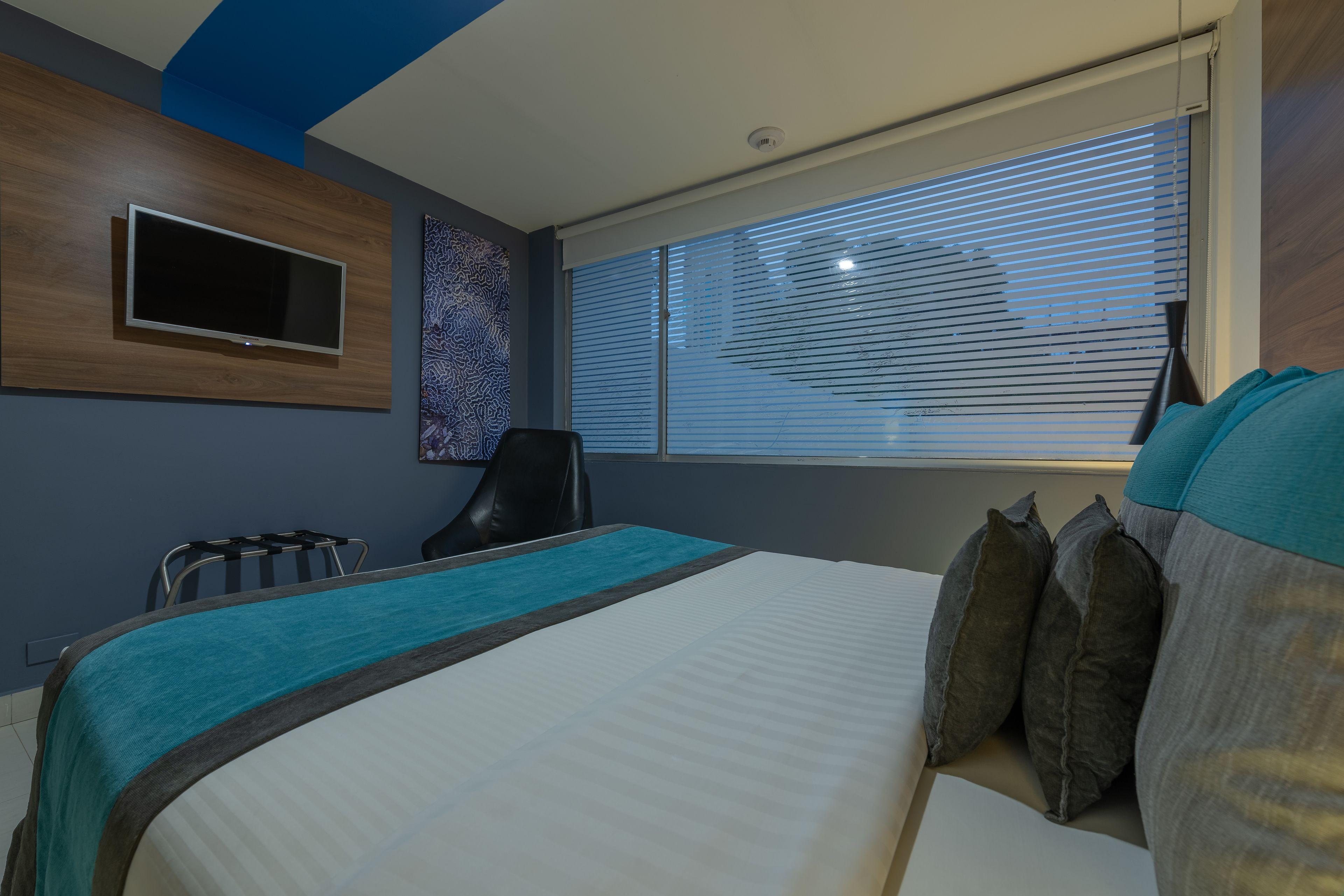 The Blue Hotel 3*