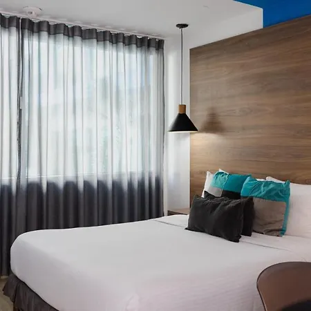 Hotel The Blue 3*